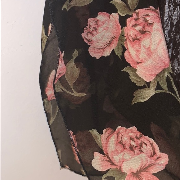 Floral Cape - Picture 3 of 5